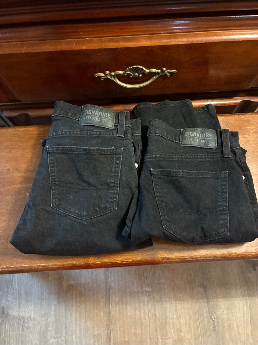2 Signature by Levi Strauss Men’s Dark Black Slim Straight Jeans